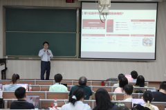 <b>超对比了国表里支流AI东西的PPT制做结果</b> 
